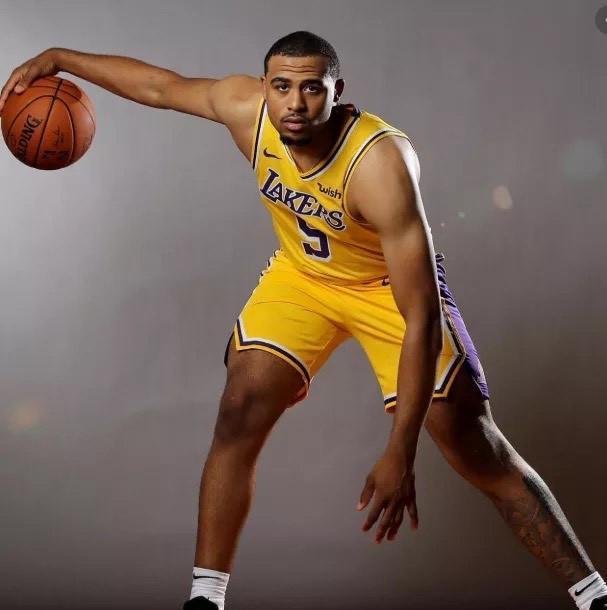 关于关键之战壮志凌云，球队深入力战的信息