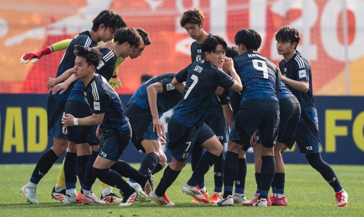 关于足球联赛亚大战触目惊心！劲旅齐聚一堂的信息