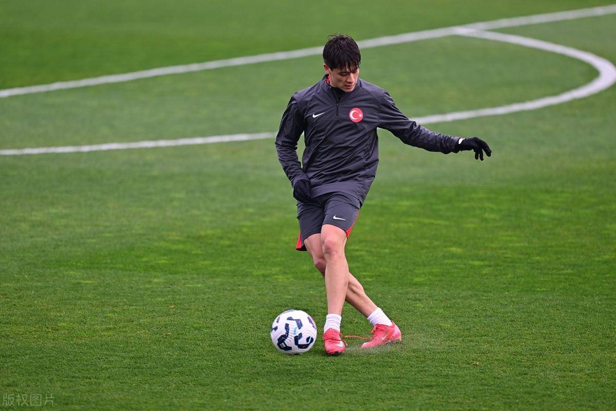 匈牙利队在欧国联小组赛中爆冷晋级 匈牙利队在欧国联小组赛中爆冷晋级