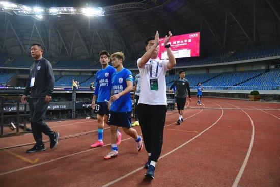 球队重要球员回归场上,士气大增 球队重要球员回归场上,士气大增