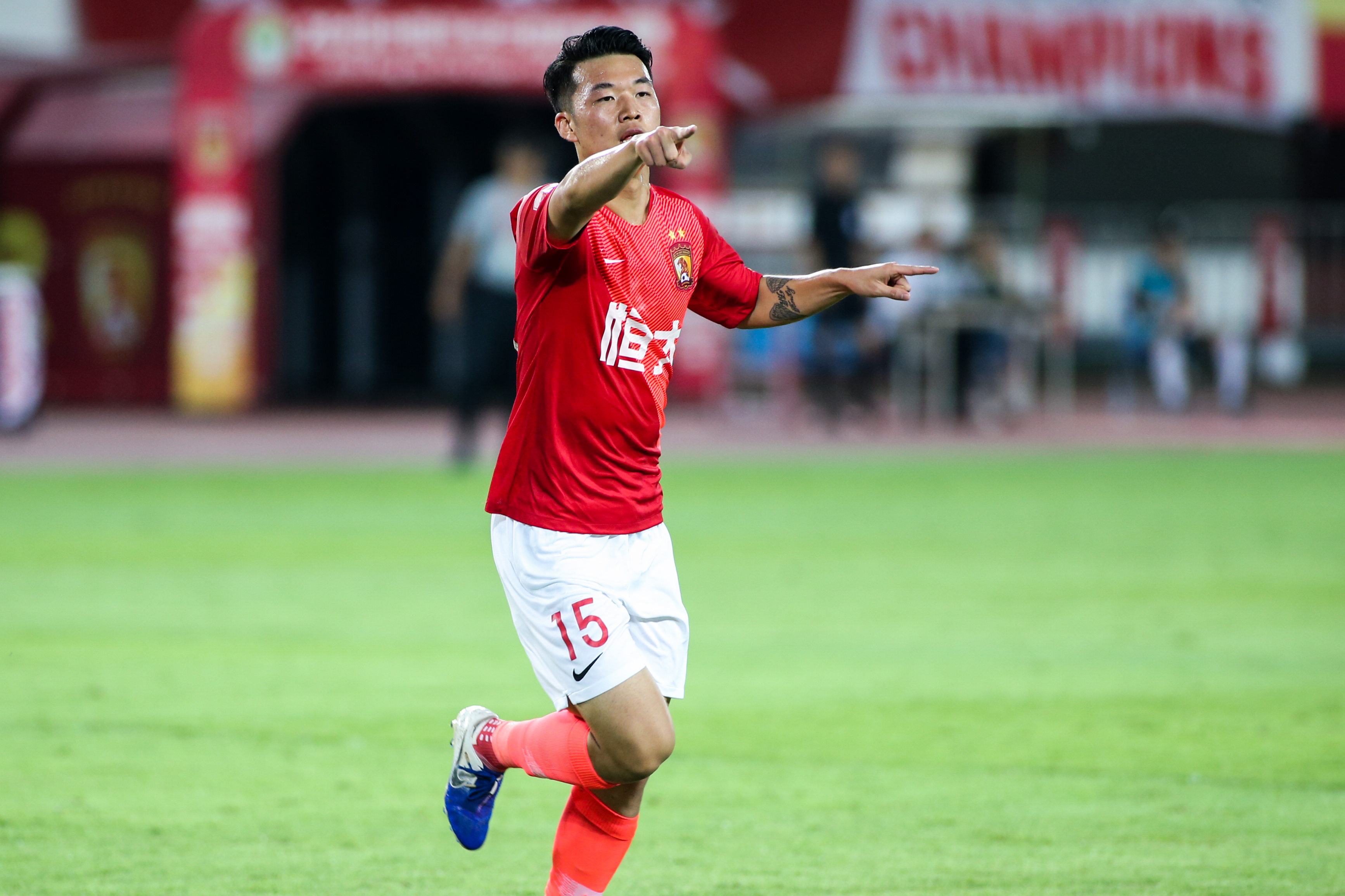 吉翔头球破门,河北华夏连胜收官 吉翔头球破门,河北华夏连胜收官