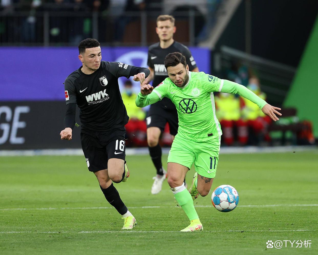 柏林联盟豪取三分，重返德甲前列的简单介绍