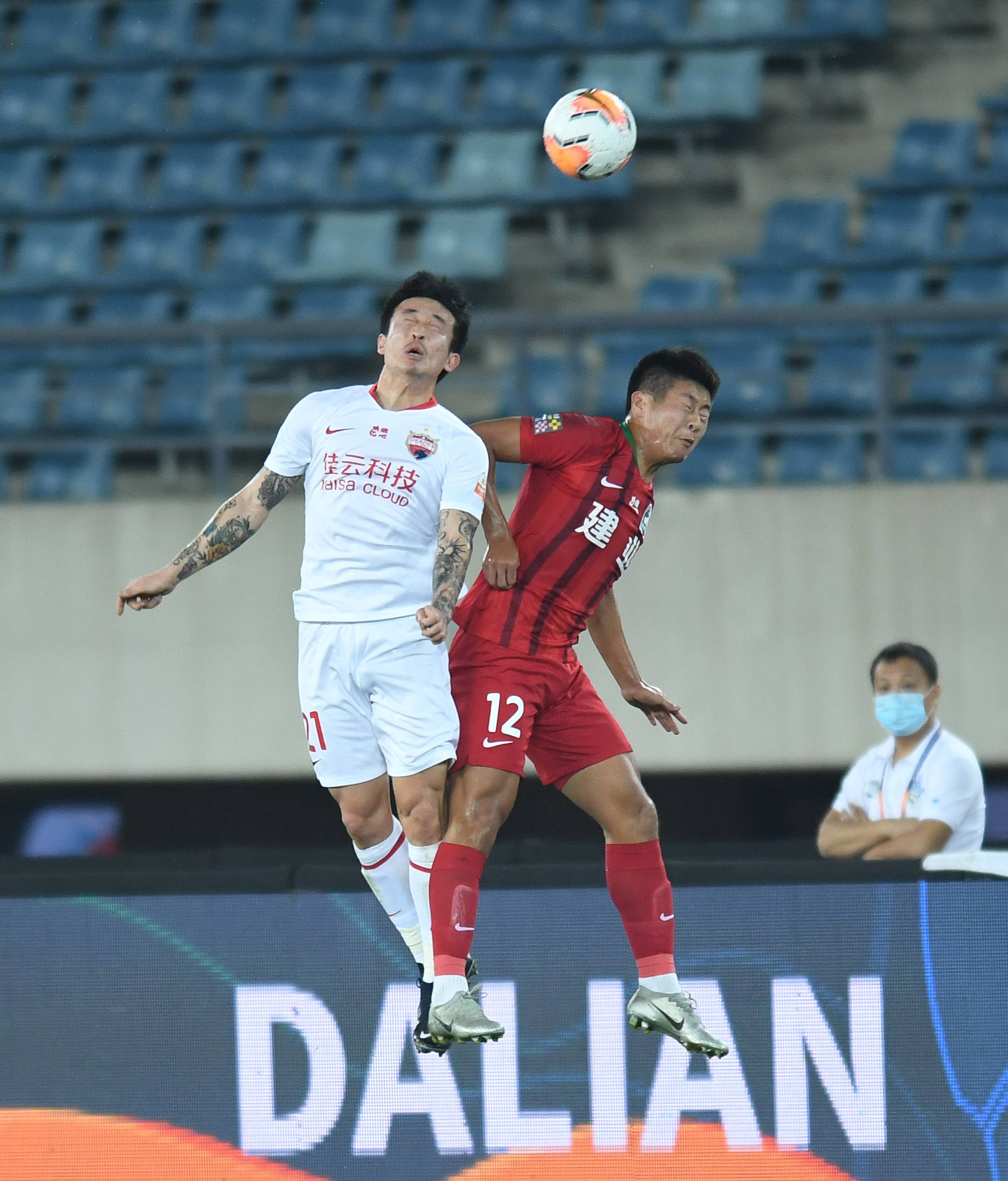 关于深圳佳兆业遭遇连败，保级形势堪忧难挽的信息