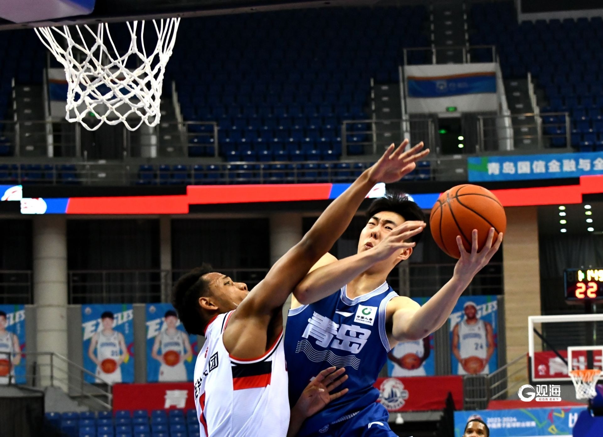 青岛男篮惊险胜出,赢得关键比赛 青岛男篮惊险胜出,赢得关键比赛