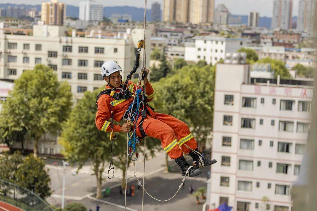 包含遵义队备战冲锋在即，誓取成功的词条