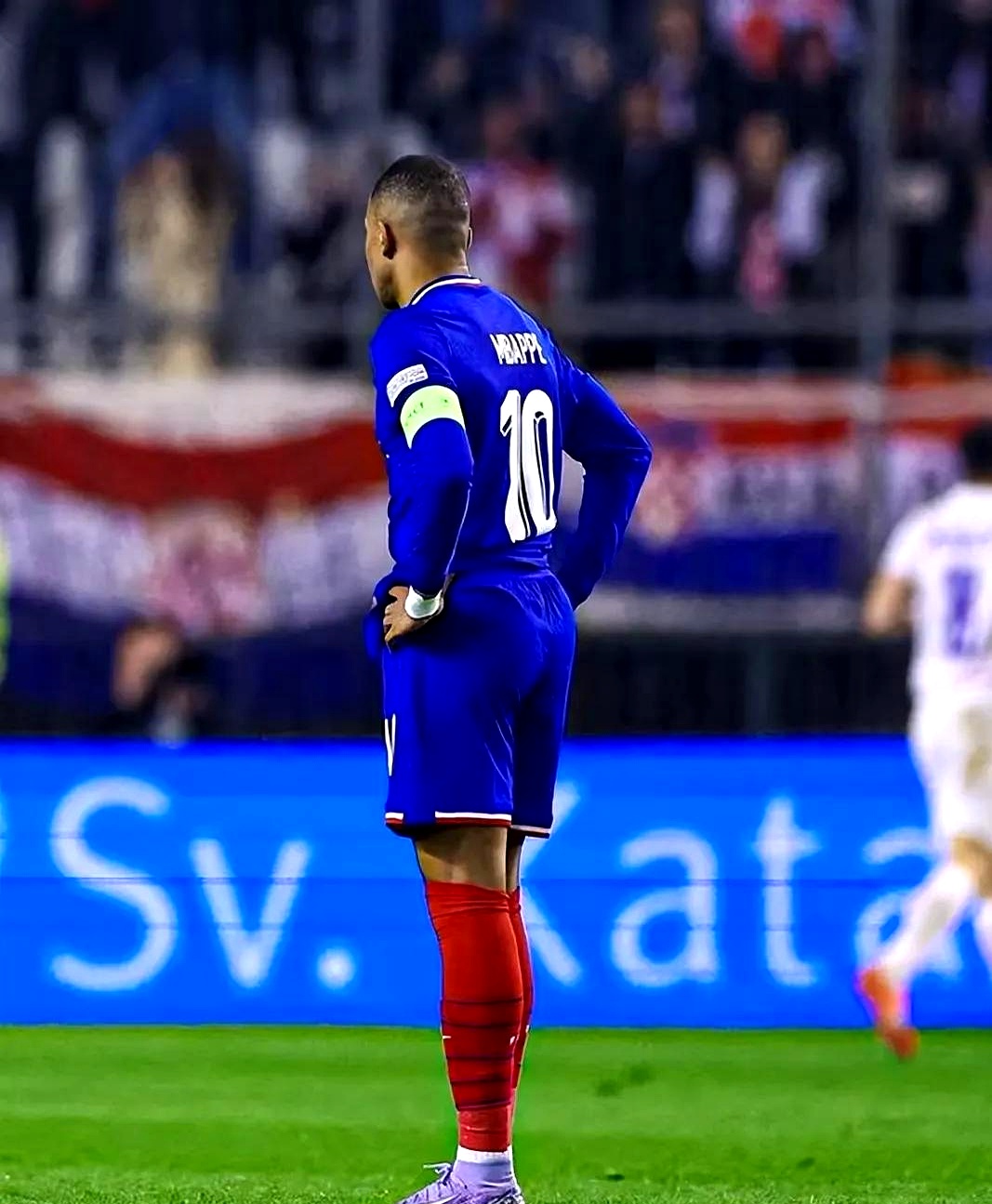 关于曼联遭遇欧国联首战失利，后续备战艰难的信息