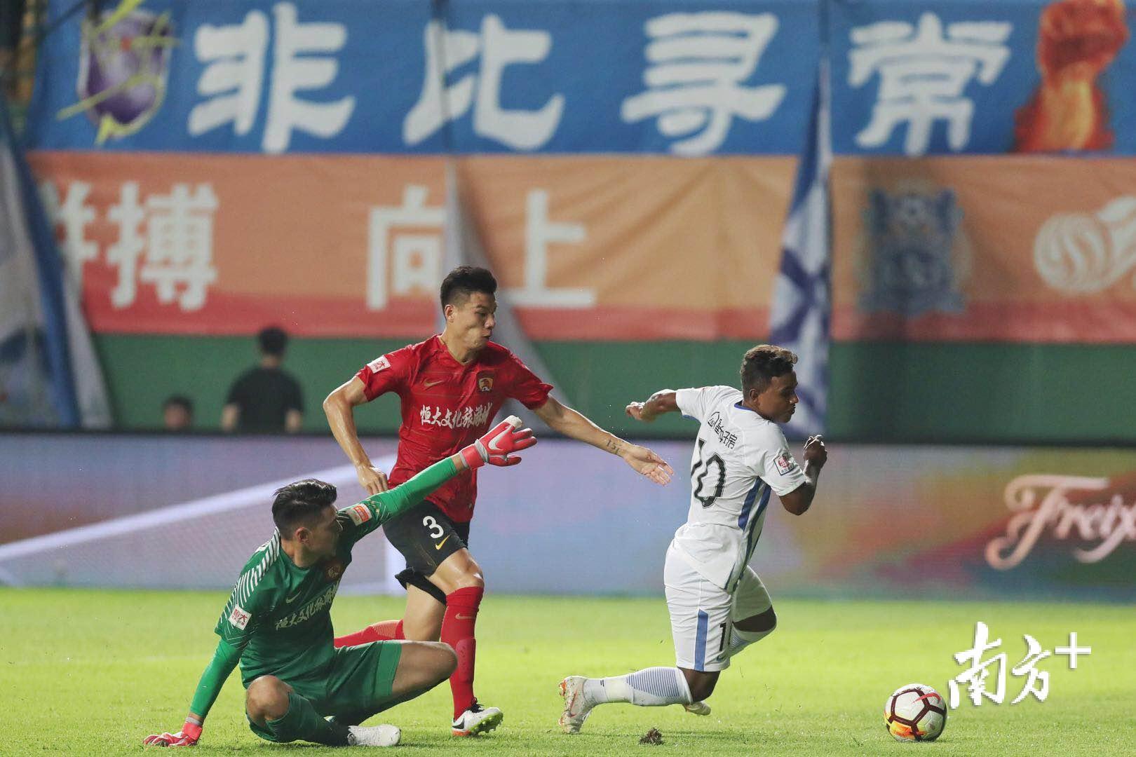 关于广州恒大主场对阵天津泰达,争取胜利的信息 关于广州恒大主场对阵天津泰达,争取胜利的信息