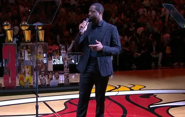 包含斯图加特再次告捷，赢得球迷掌声的词条