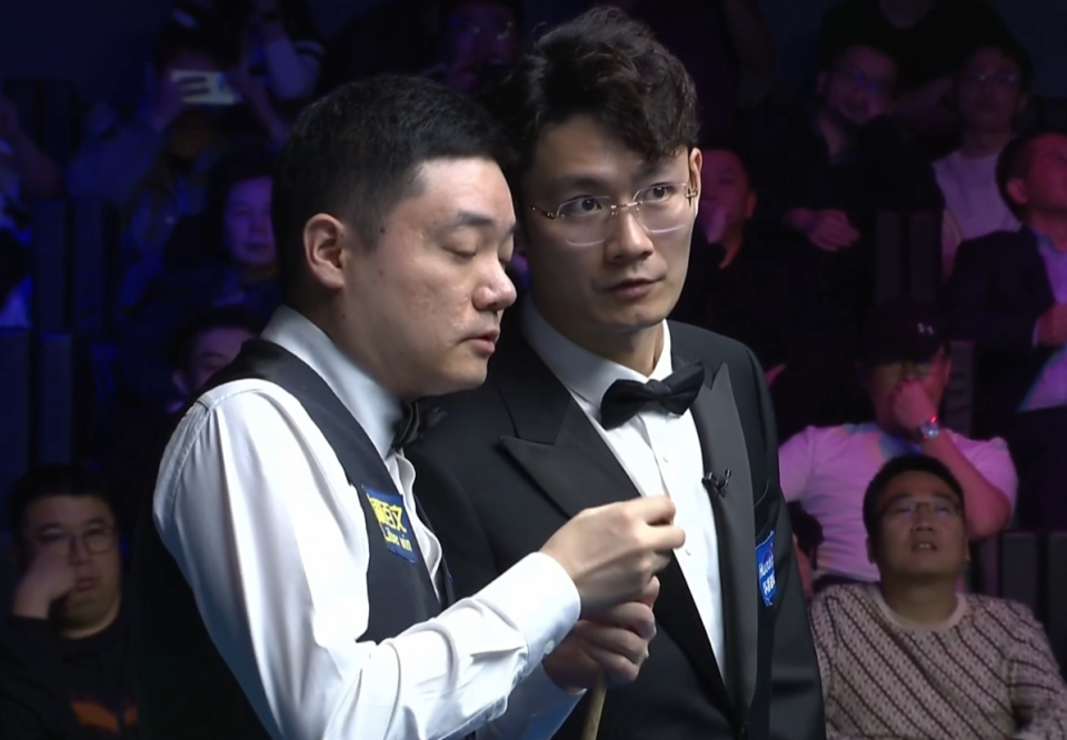 新西兰女足队在比赛中展现勇气,获得观众喝彩 新西兰女足队在比赛中展现勇气,获得观众喝彩