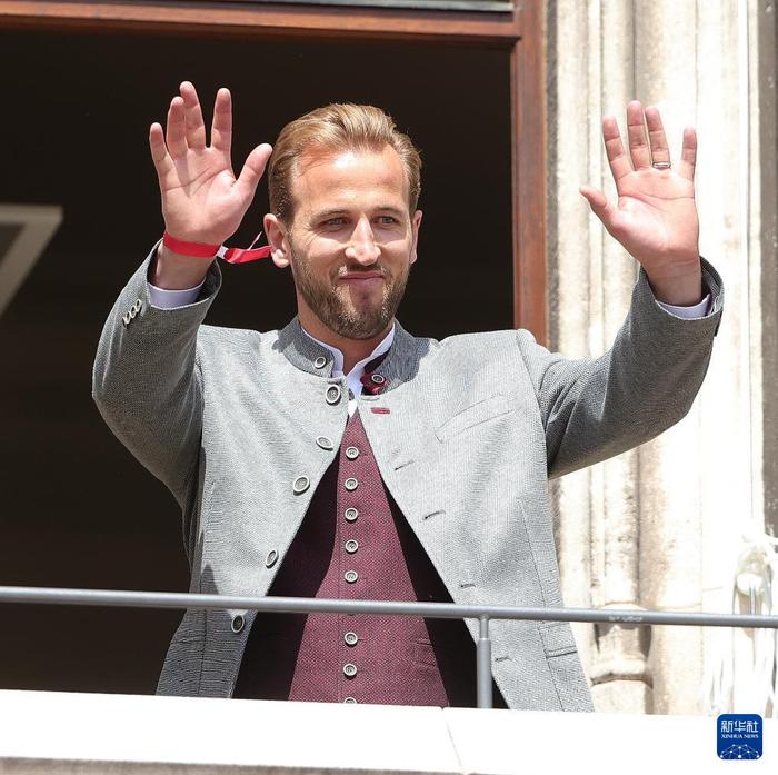 关于拜仁慕尼黑中场球员接受采访球队目标是争夺各项赛事冠军的信息