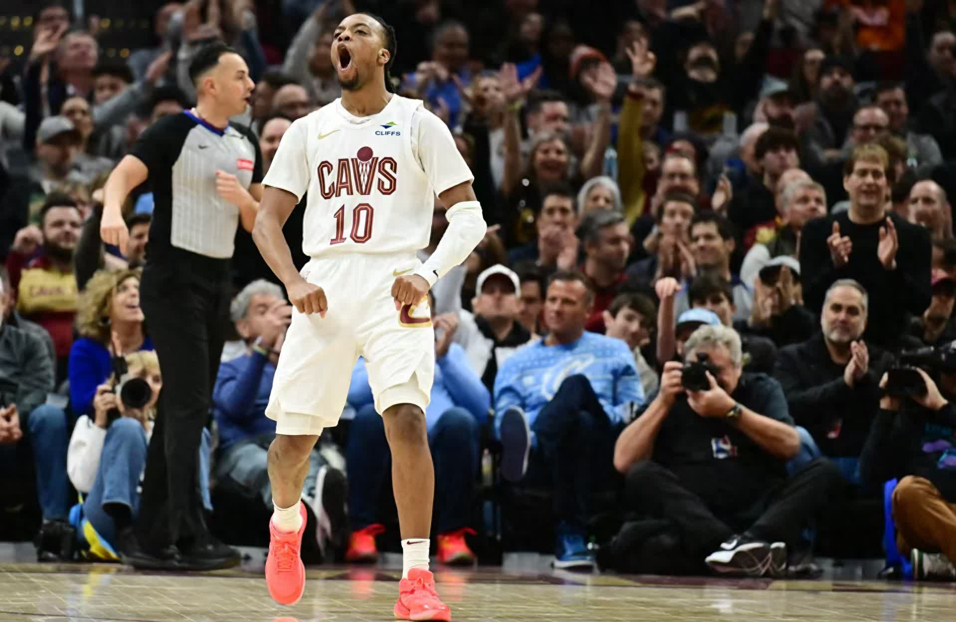 太阳客场战胜雄鹿，逆袭获胜