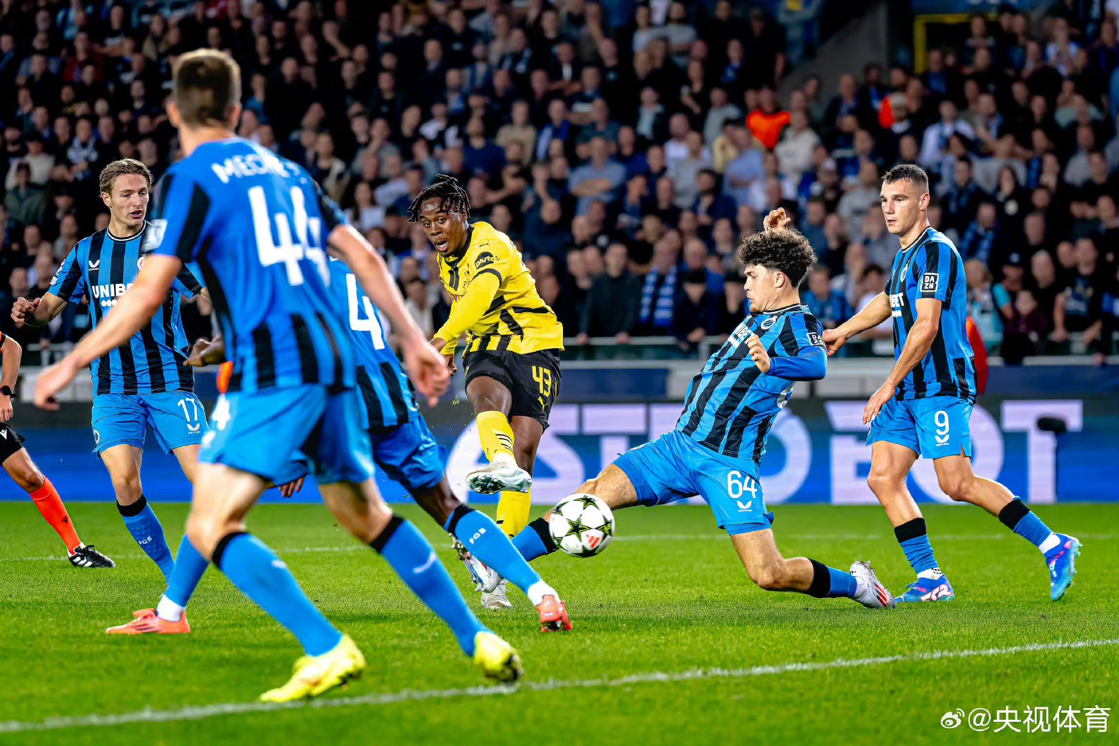 包含多特蒙德逆袭，力夺欧冠强！的词条